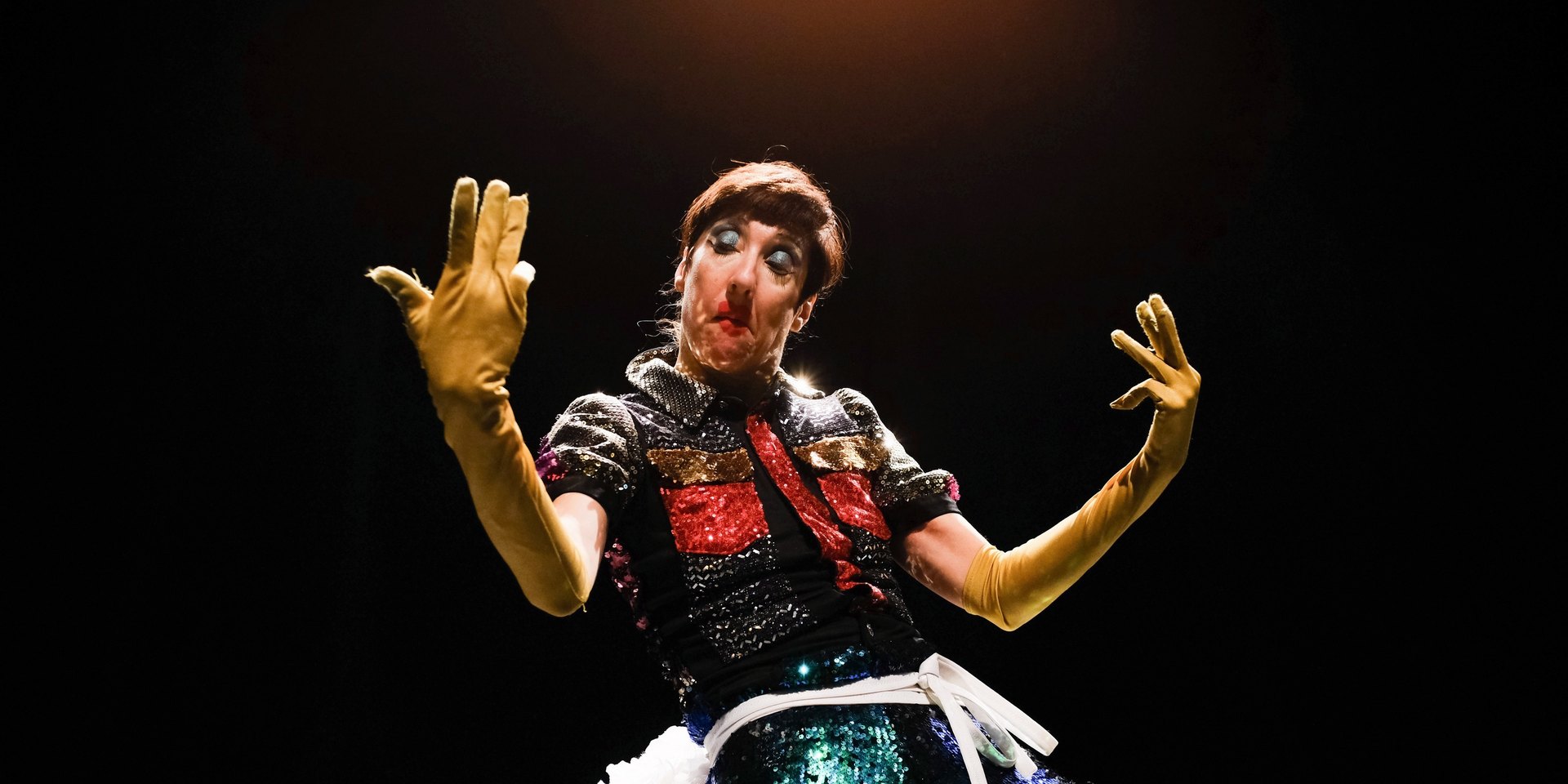 GROTESQUE - Compagnie pm – Choregraphe Philippe Menard – Danse Contemporaine Paris - pm Compagny – Choreographer Philippe Menard – Contemporary Dance Paris