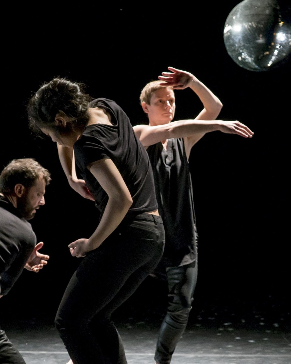 VIDÉOS - Compagnie pm – Choregraphe Philippe Menard – Danse Contemporaine Paris - pm Compagny – Choreographer Philippe Menard – Contemporary Dance Paris