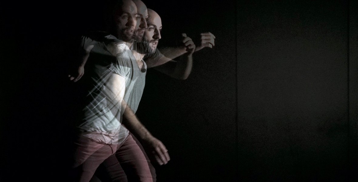 mobile - Compagnie pm – Choregraphe Philippe Menard – Danse Contemporaine Paris - pm Compagny – Choreographer Philippe Menard – Contemporary Dance Paris