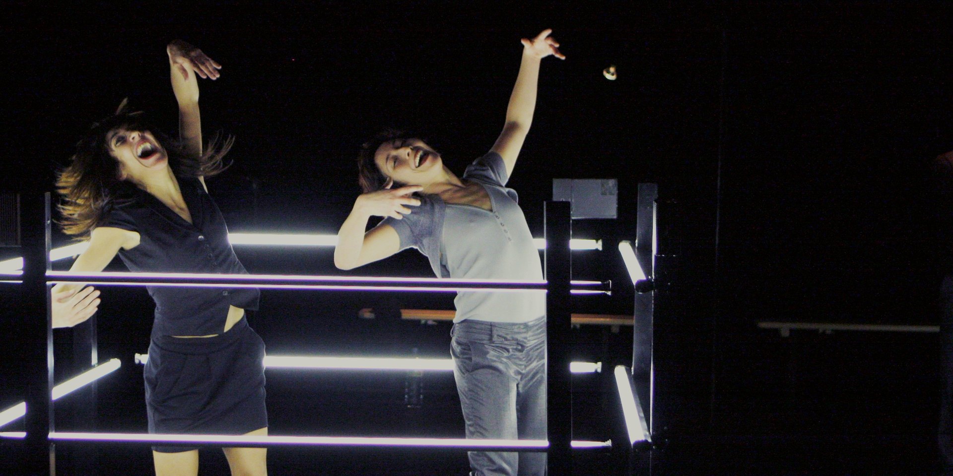 RESTLESS - Cie pm – chorégraphe Philippe Ménard – Danse Contemporaine Paris RESTLESS - Compagnie pm – Choregraphe Philippe Menard – Danse Contemporaine Paris - pm Compagny – Choreographer Philippe Menard – Contemporary Dance Paris