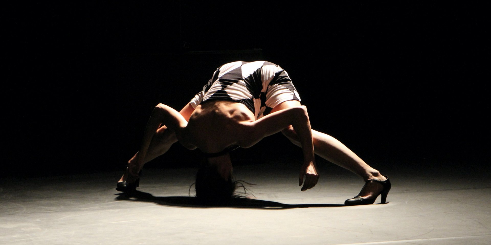 Ridi! Pagliaccio! - Cie pm – chorégraphe Philippe Ménard – Danse Contemporaine Paris Ridi! Pagliaccio! - Compagnie pm – Choregraphe Philippe Menard – Danse Contemporaine Paris - pm Compagny – Choreographer Philippe Menard – Contemporary Dance Paris