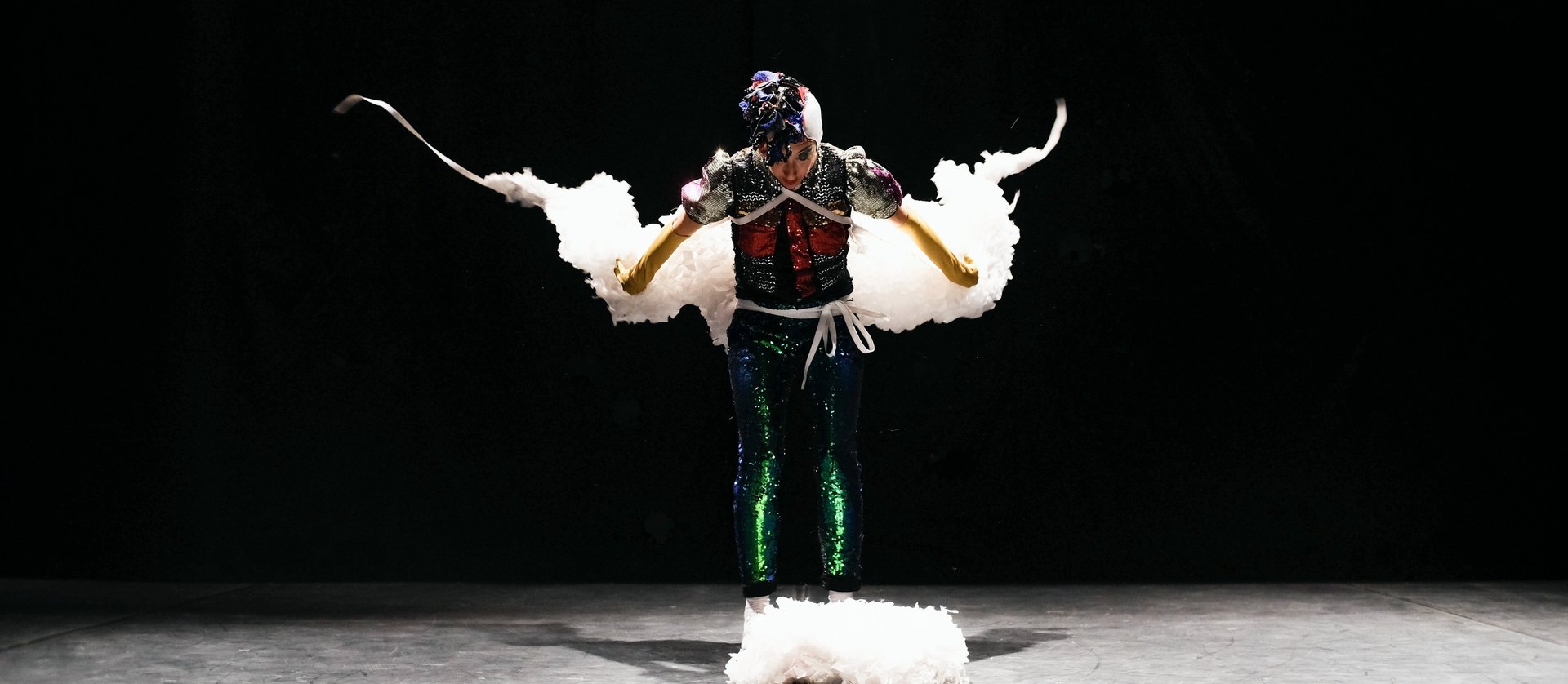 Grotesque - Compagnie pm – Choregraphe Philippe Menard – Danse Contemporaine Paris - pm Compagny – Choreographer Philippe Menard – Contemporary Dance Paris